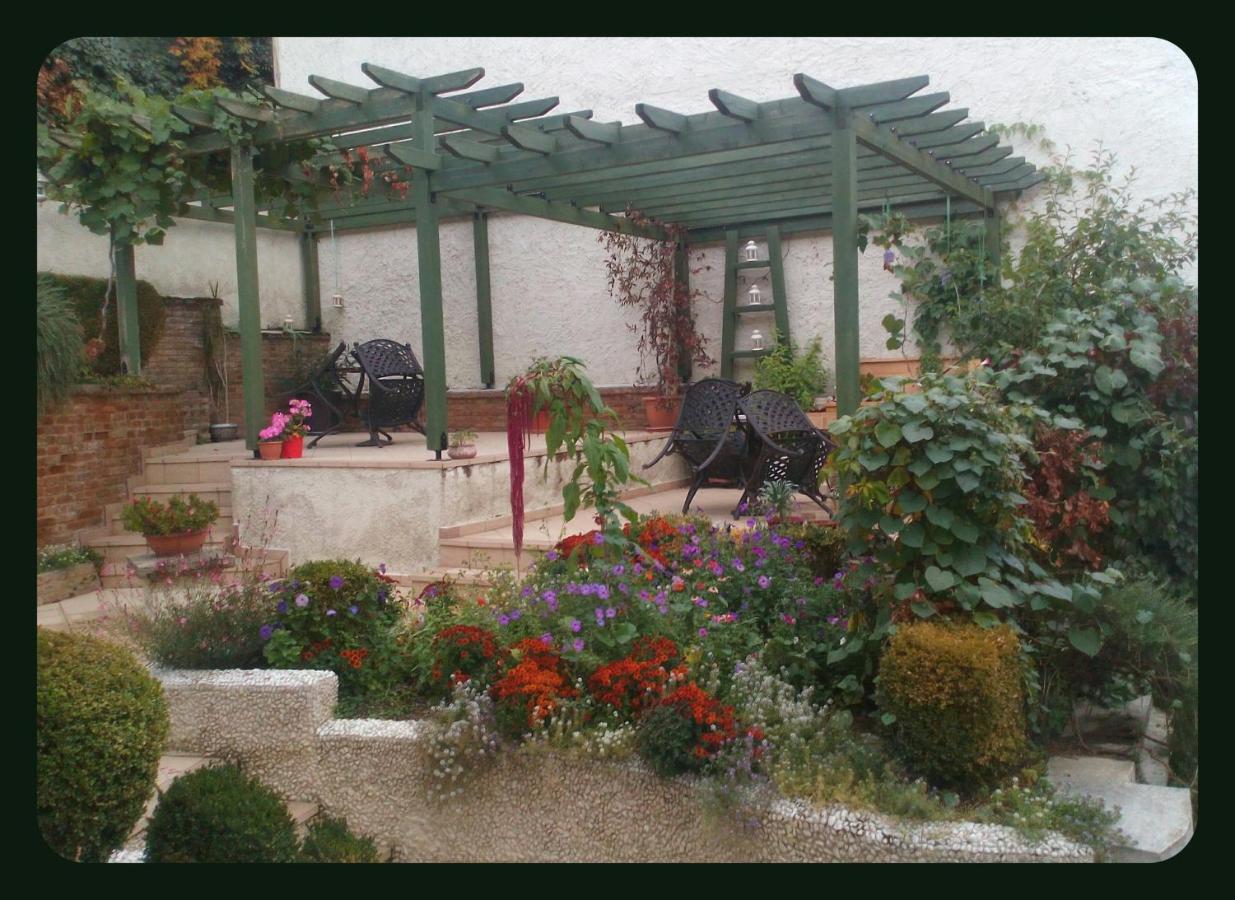 Room "Butterfly" In A Neoclassical House แคซโทเรีย ภายนอก รูปภาพ